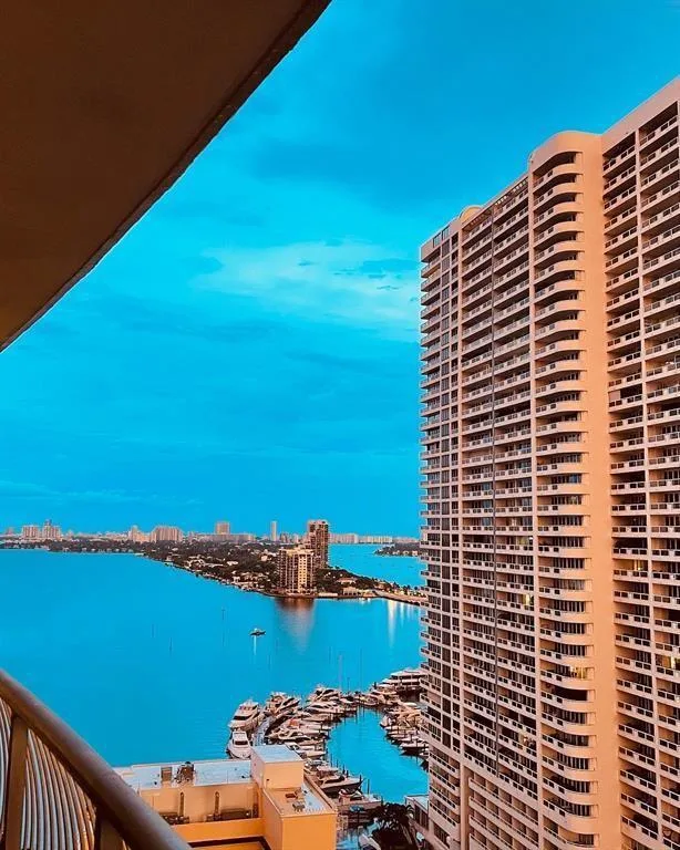 1750 N Bayshore Drive # 2106, Miami, FL 33132