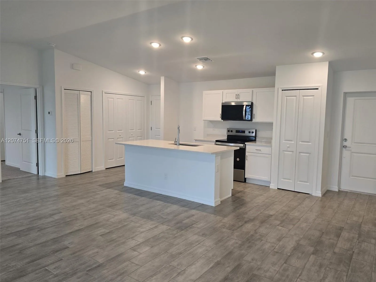 1407 NW 17th Pl, Cape Coral, FL 33993 photo 5