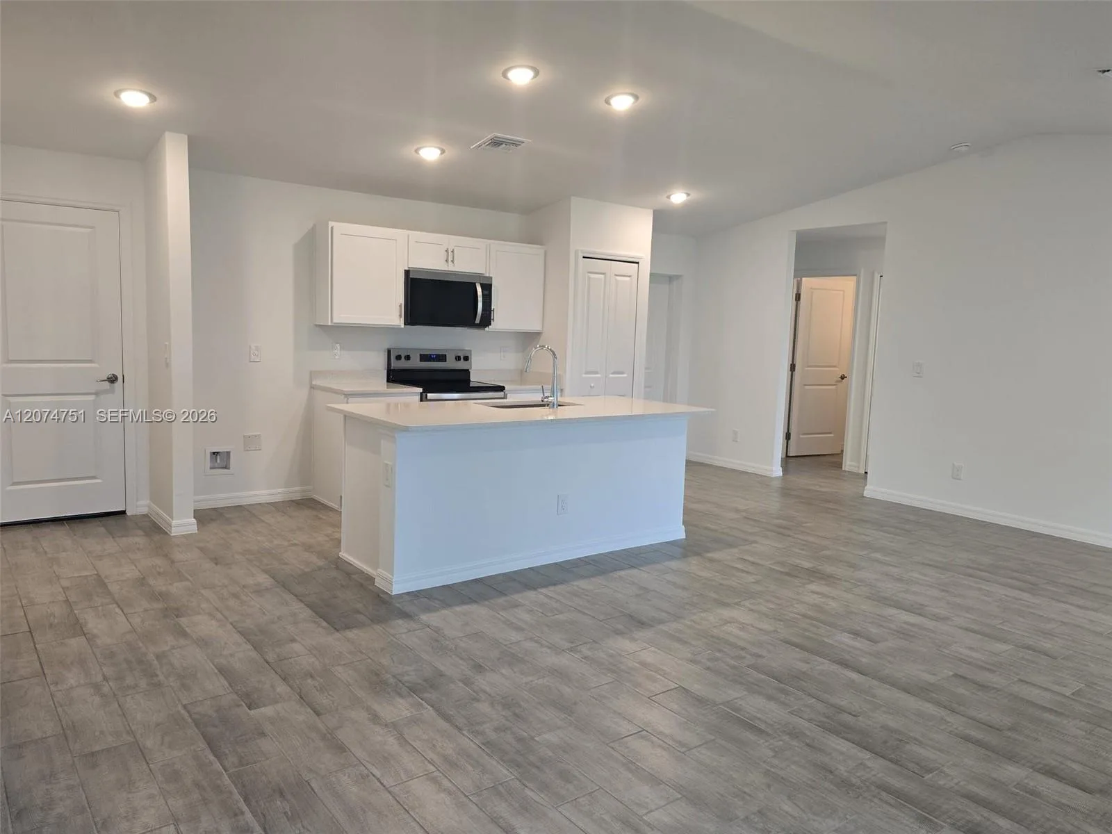 1407 NW 17th Pl, Cape Coral, FL 33993 photo 6