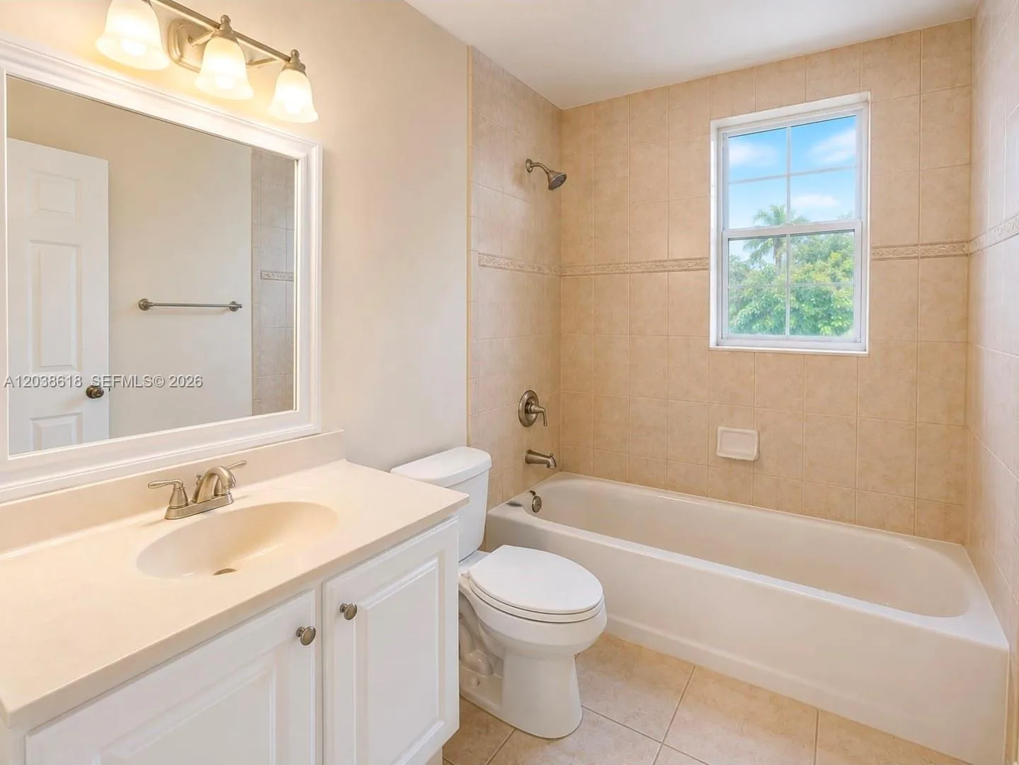 641 E Mowry Ct, Homestead, FL 33030 photo 7