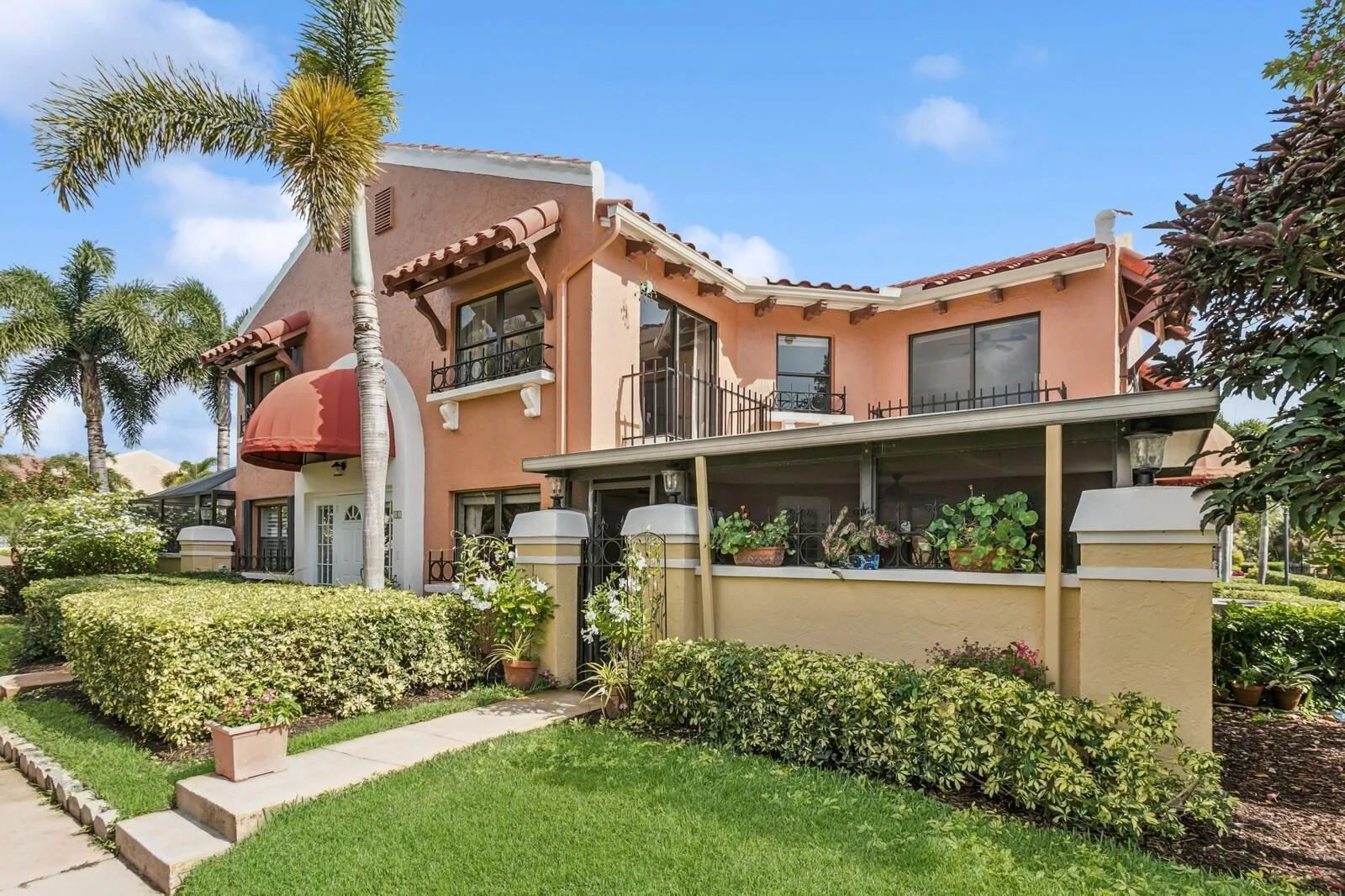 24 Uno Lago Drive, Juno Beach, FL 33408