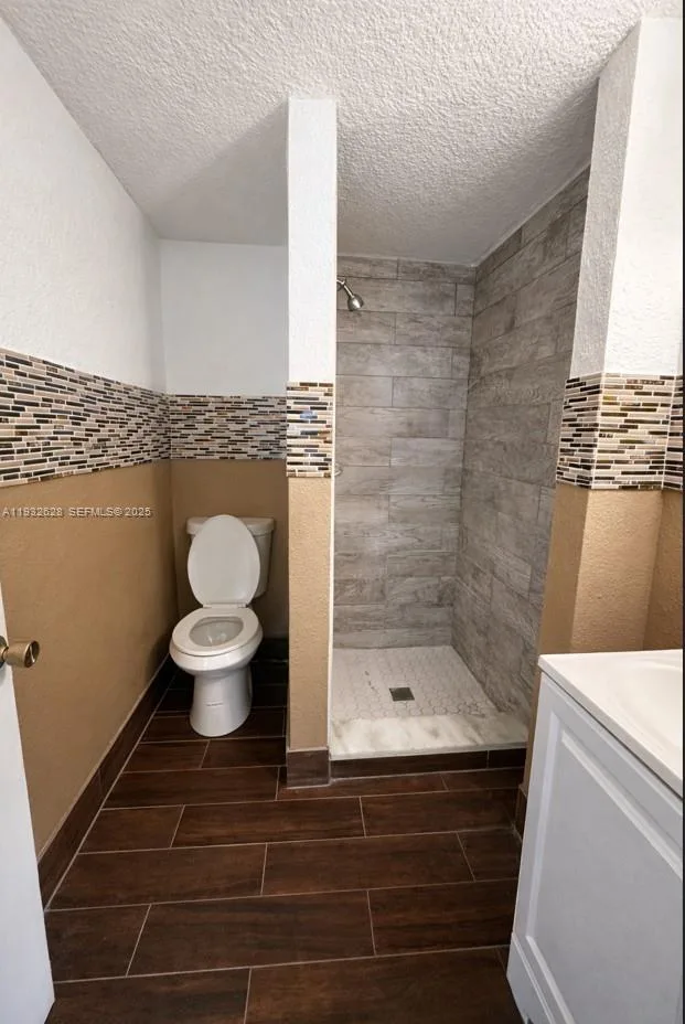 14405 NE 5th Ave # B, Miami, FL 33161 photo 2