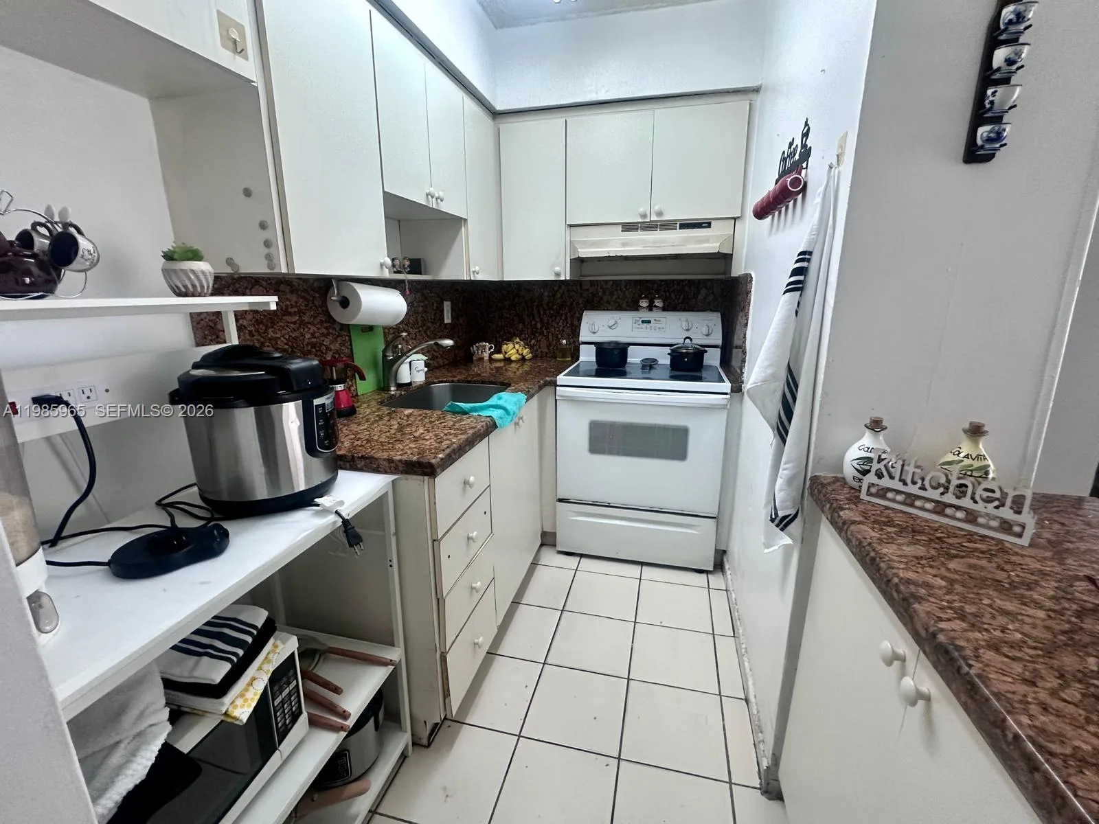 2385 NW 11th St # B16, Miami, FL 33125 photo 4