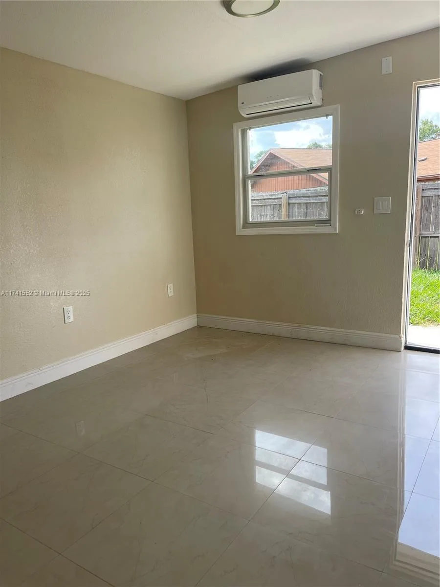 4617 Navarre Ave # B, Sebring, FL 33872 photo 2