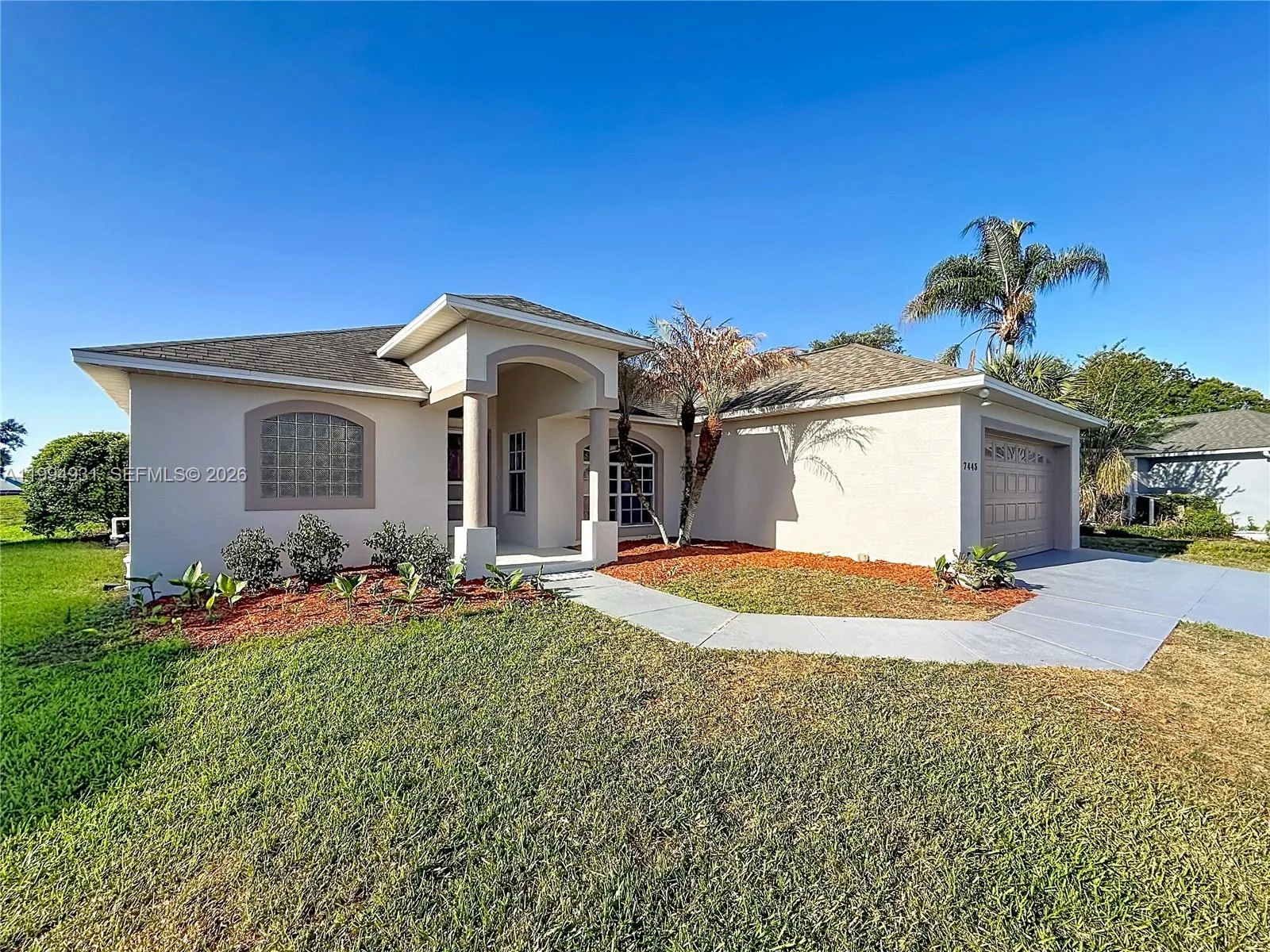 7443 BEAUMONT DR, Lakeland, FL 33810 photo 2