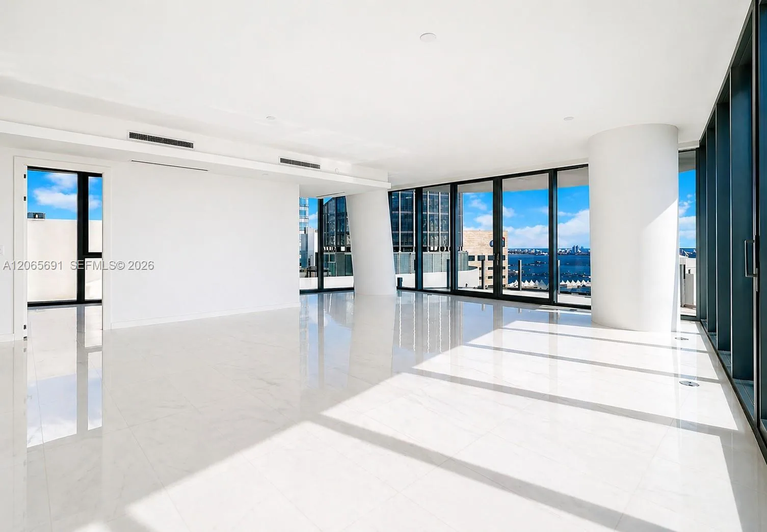 300 Biscayne Boulevard Way # 4201E, Miami, FL 33131 photo 10