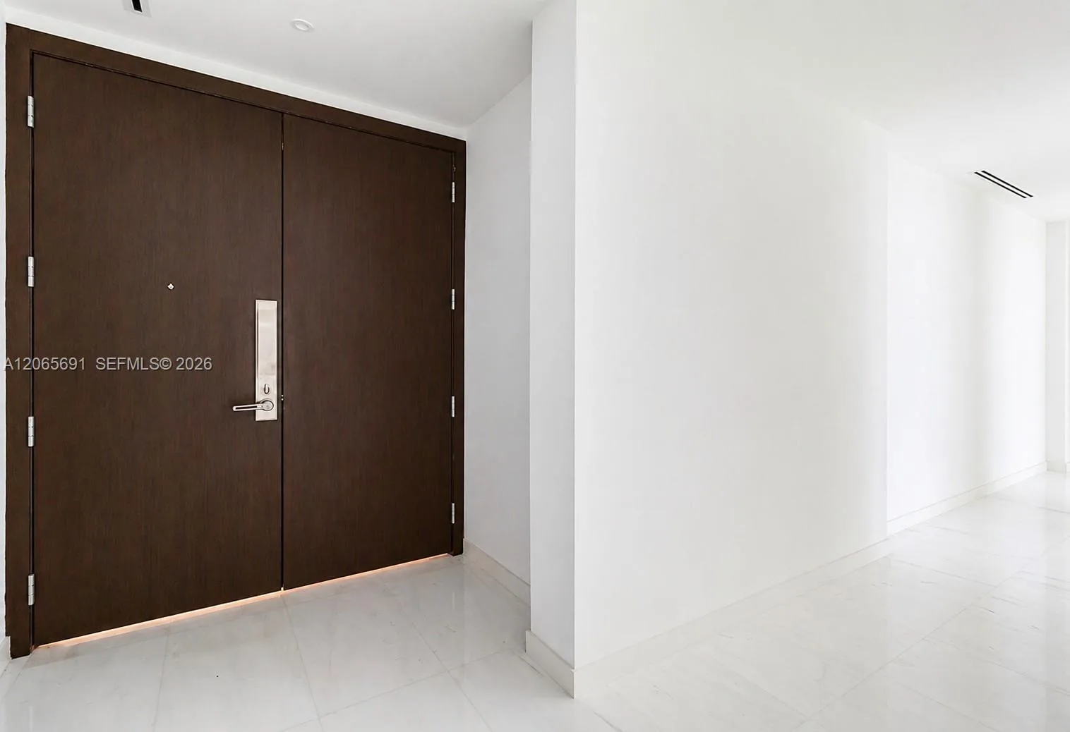 300 Biscayne Boulevard Way # 4201E, Miami, FL 33131 photo 9