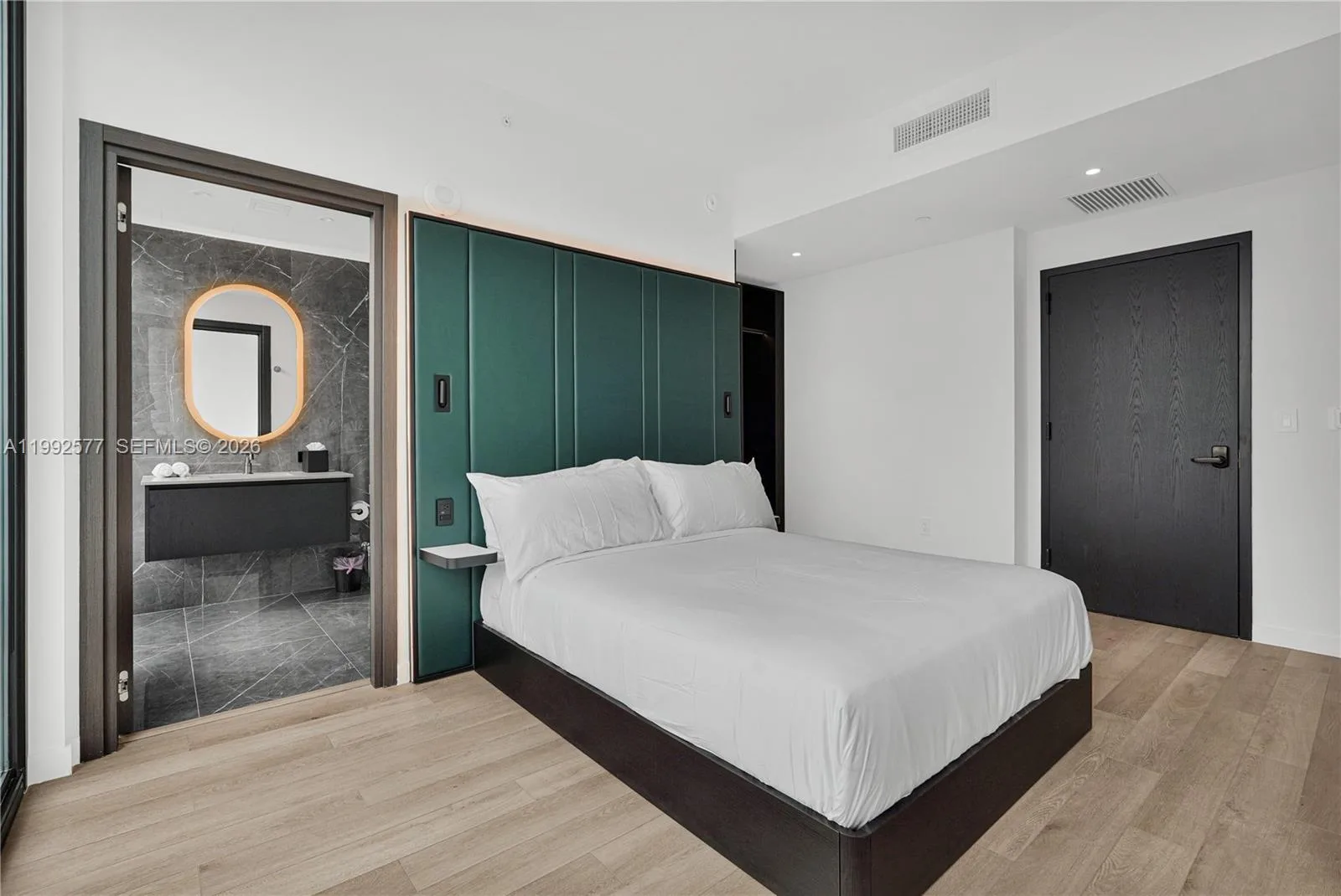 20 NE 11th St # 2710, Miami, FL 33132 photo 2