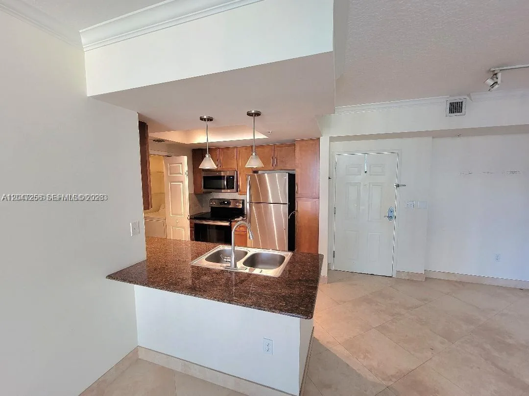 2000 N Bayshore Dr # 707, Miami, FL 33137 photo 2