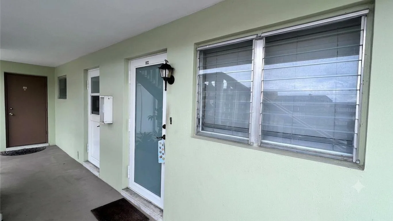 960 Crystal Lake Drive # 104, Deerfield Beach, FL 33064 photo 2