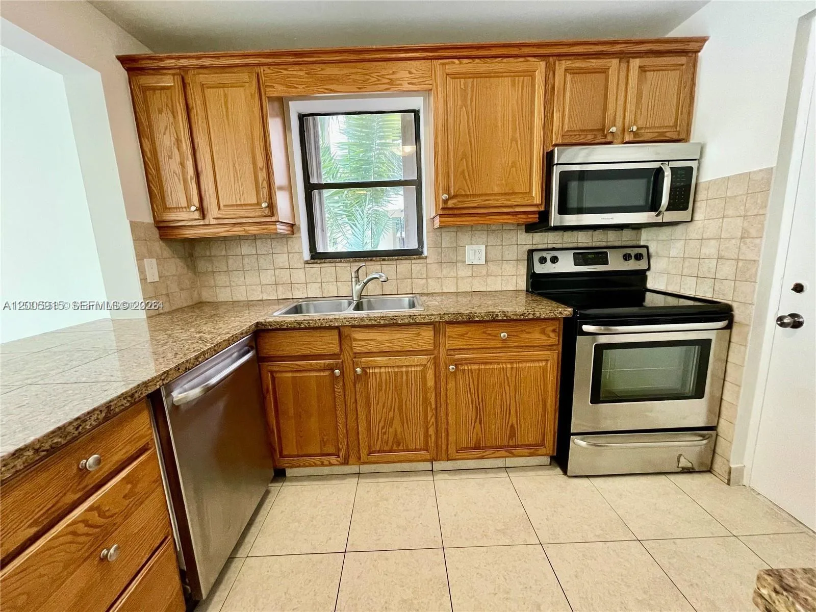 2320 S Cypress Bend Dr # 204, Pompano Beach, FL 33069 photo 4