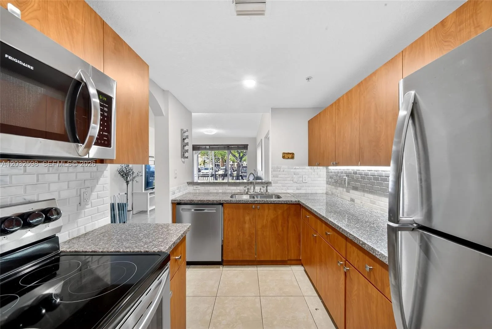 6670 NW 114th Ave # 602, Doral, FL 33178