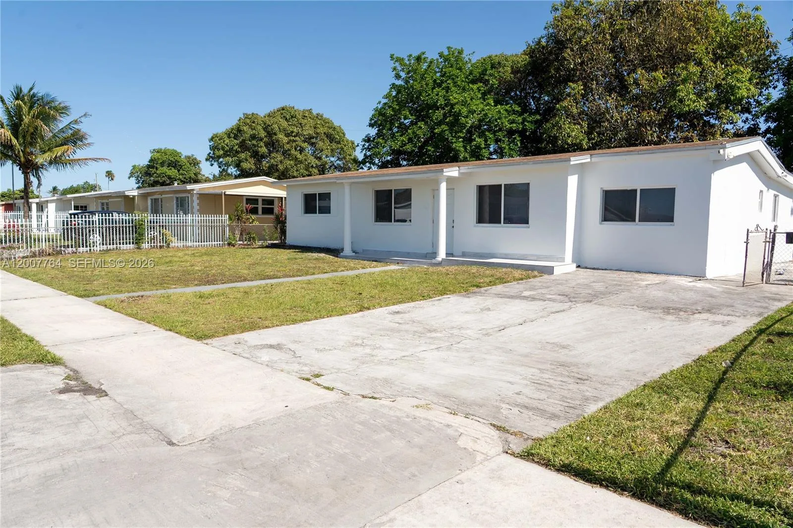 4000 NW 195th St, Miami Gardens, FL 33055