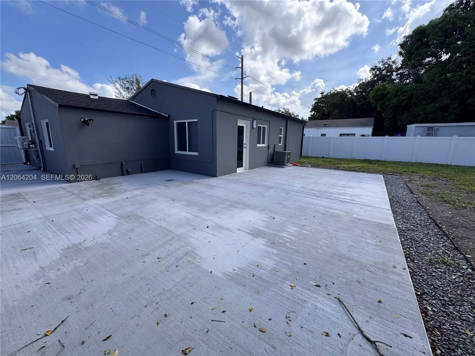 2416 NW 88th St, Miami, FL 33147 photo 3