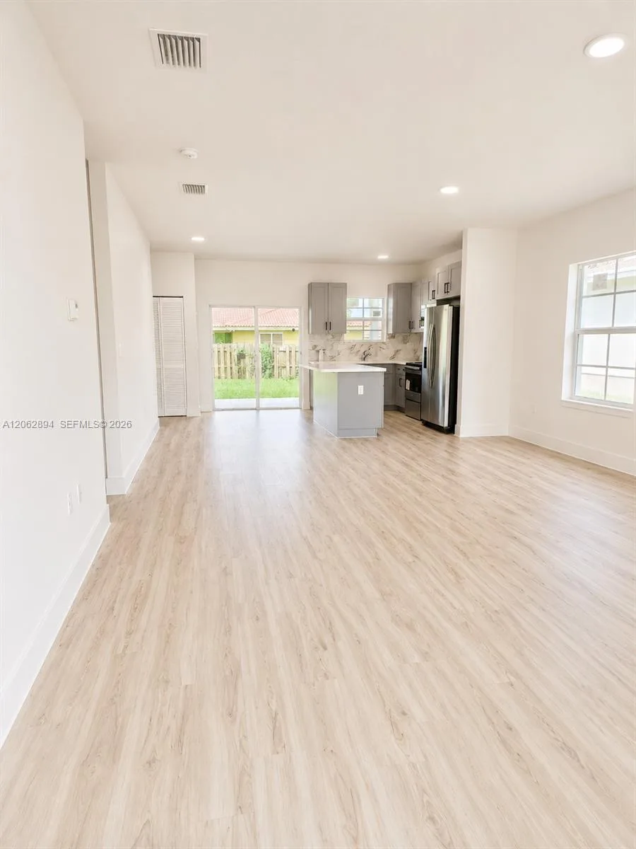 22055 Miami Ave, Miami, FL 33170 photo 3
