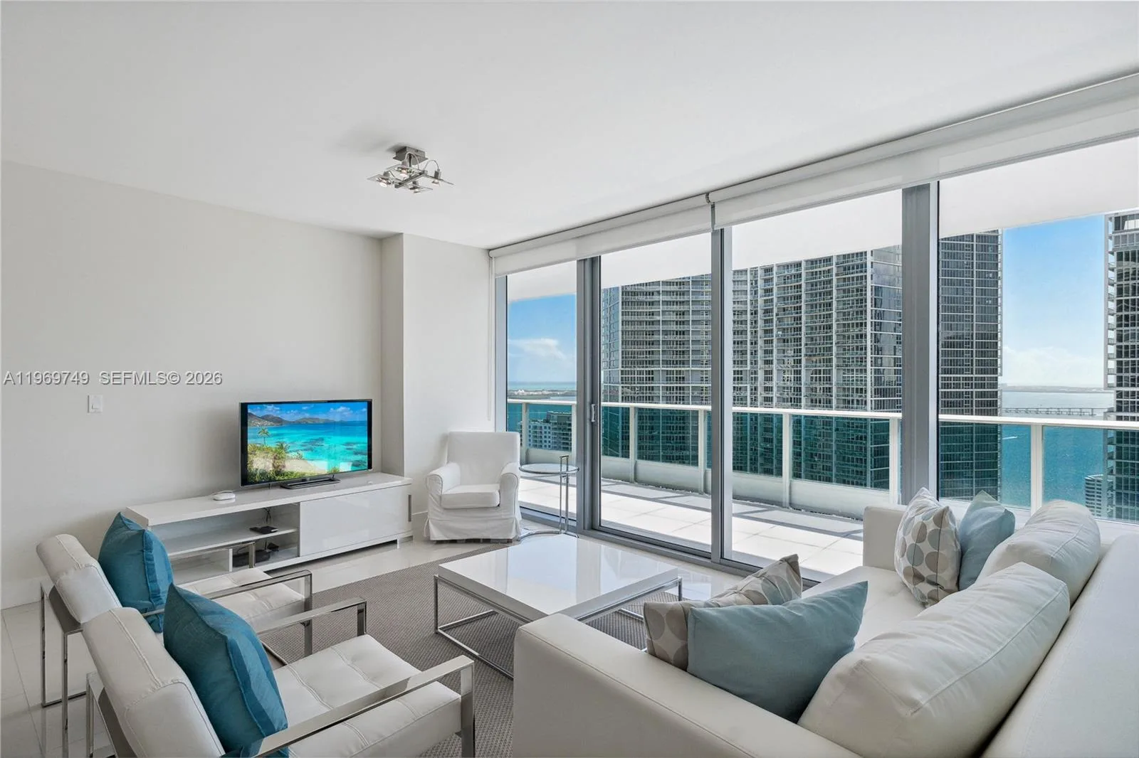 200 Biscayne Boulevard Way # 4304, Miami, FL 33131 photo 3