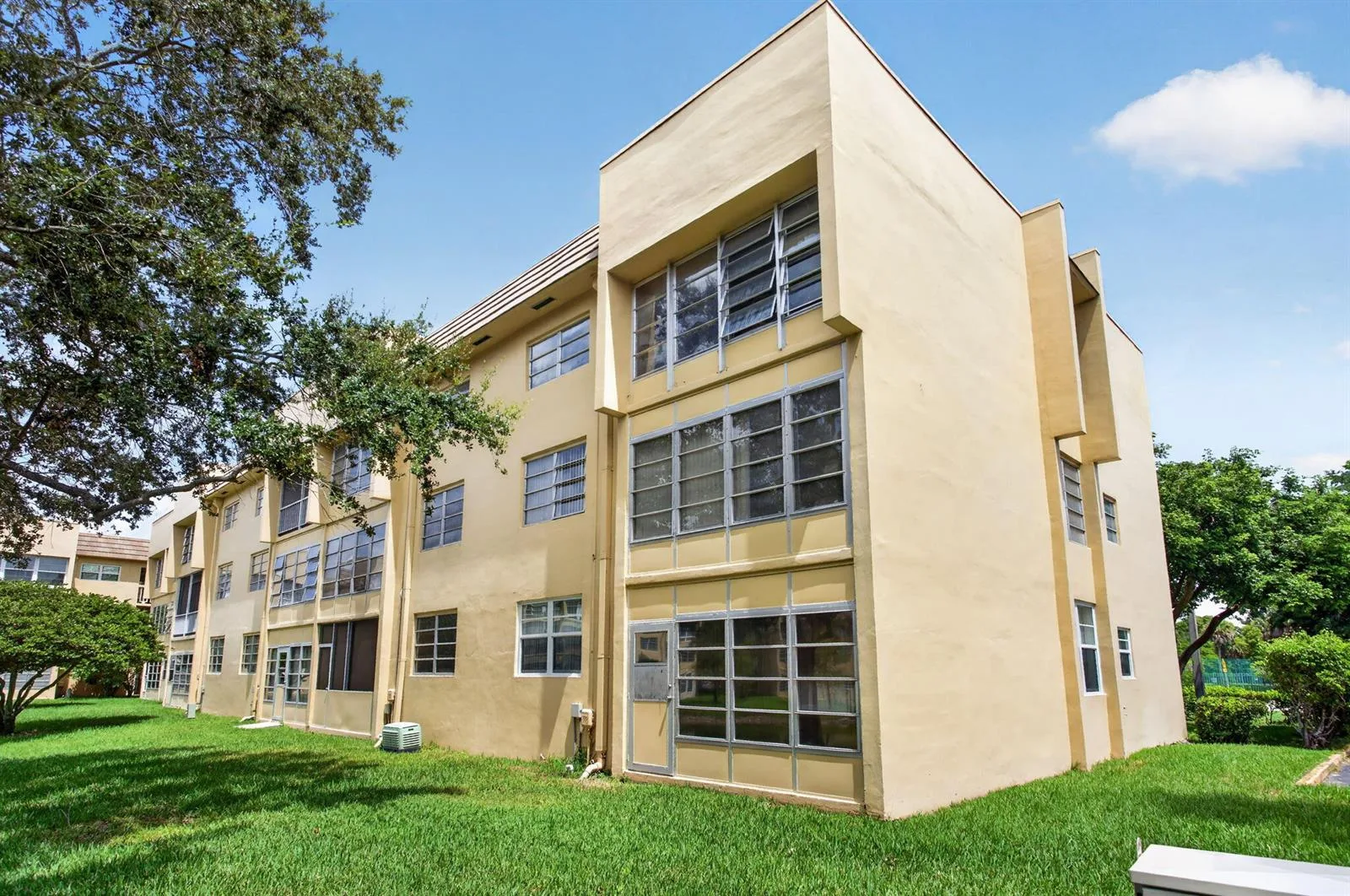 6350 NW 62ND Street # 201, Tamarac, FL 33319 photo 2