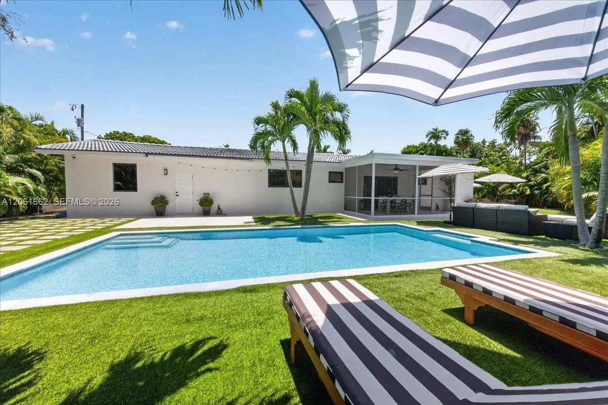 11504 NE 6th Ave, Biscayne Park, FL 33161 photo 10