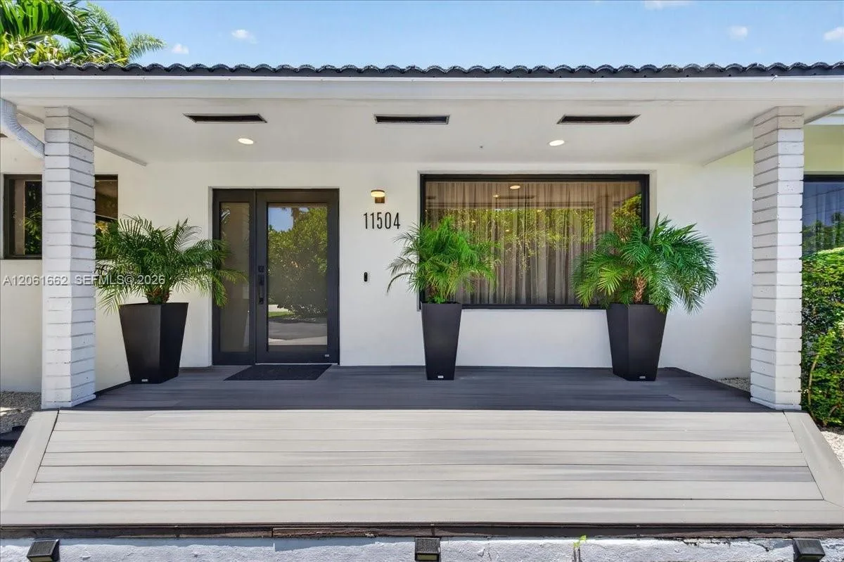 11504 NE 6th Ave, Biscayne Park, FL 33161 photo 12