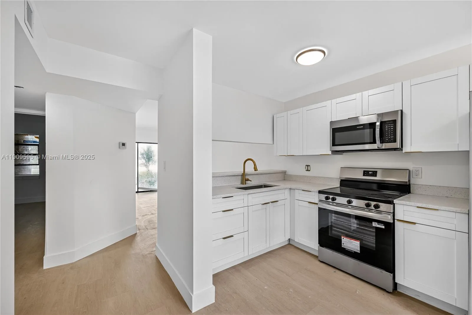 4198 Lakeside Dr # 4198, Tamarac, FL 33319 photo 5