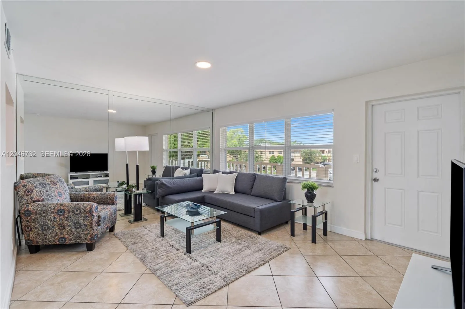 9101 Sunrise Lakes Blvd # 202, Sunrise, FL 33322