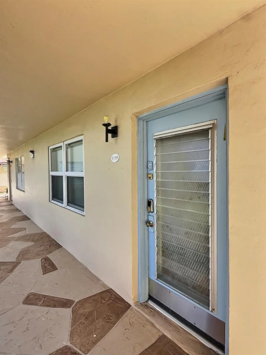 199 E Burgundy E, Delray Beach, FL 33484 photo 2
