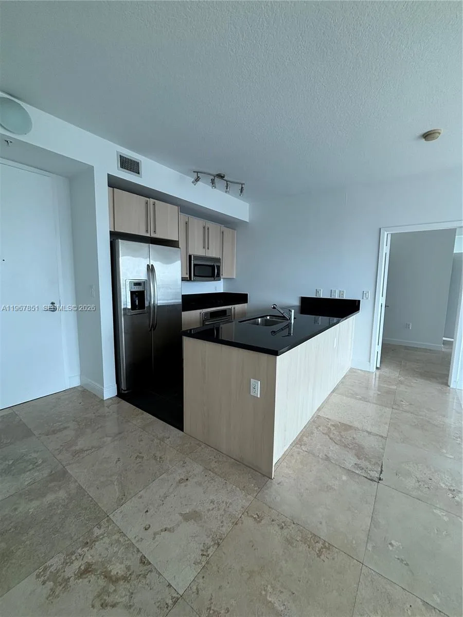 79 SW 12th St # 2703-S, Miami, FL 33130 photo 11