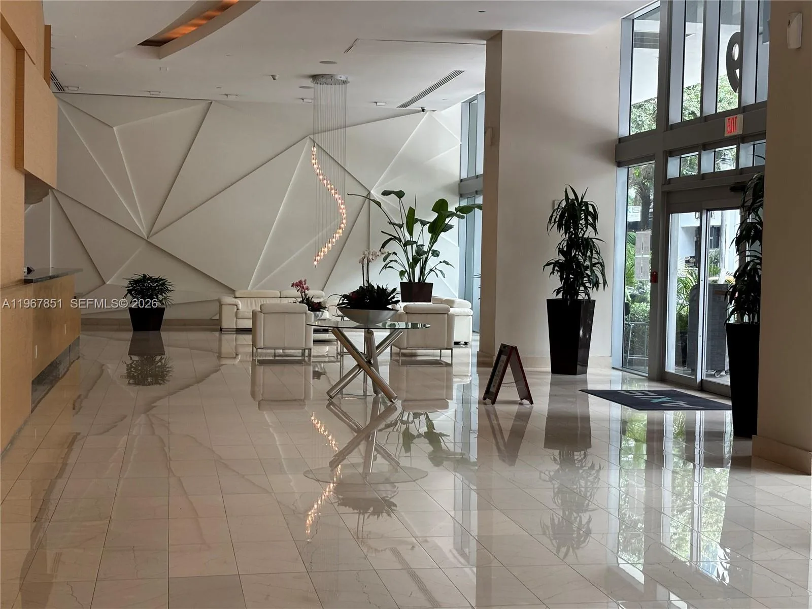 79 SW 12th St # 2703-S, Miami, FL 33130 photo 4