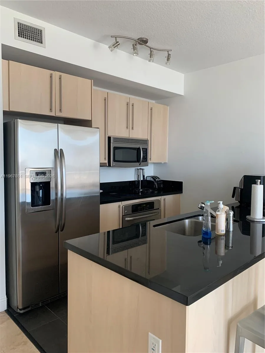 79 SW 12th St # 2703-S, Miami, FL 33130 photo 9