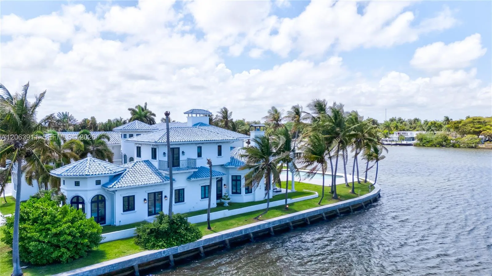 900 S Northlake Dr, Hollywood, FL 33019 photo 5
