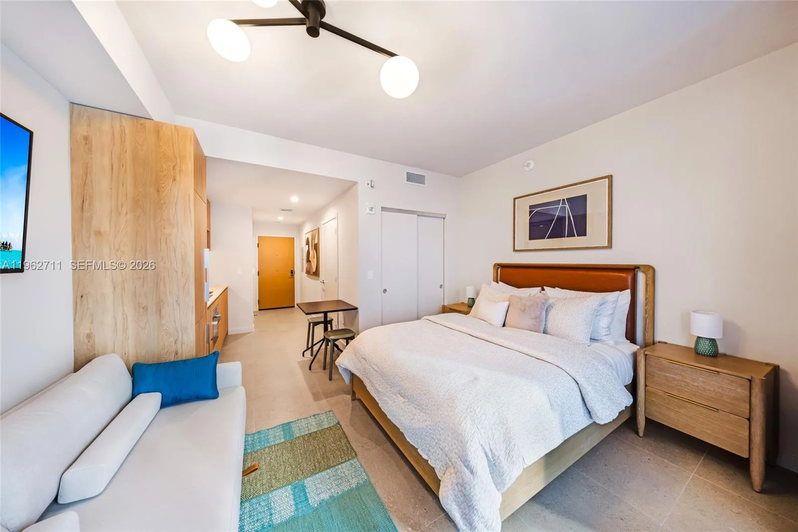 11 NE 6th St # 1208, Miami, FL 33132 photo 4