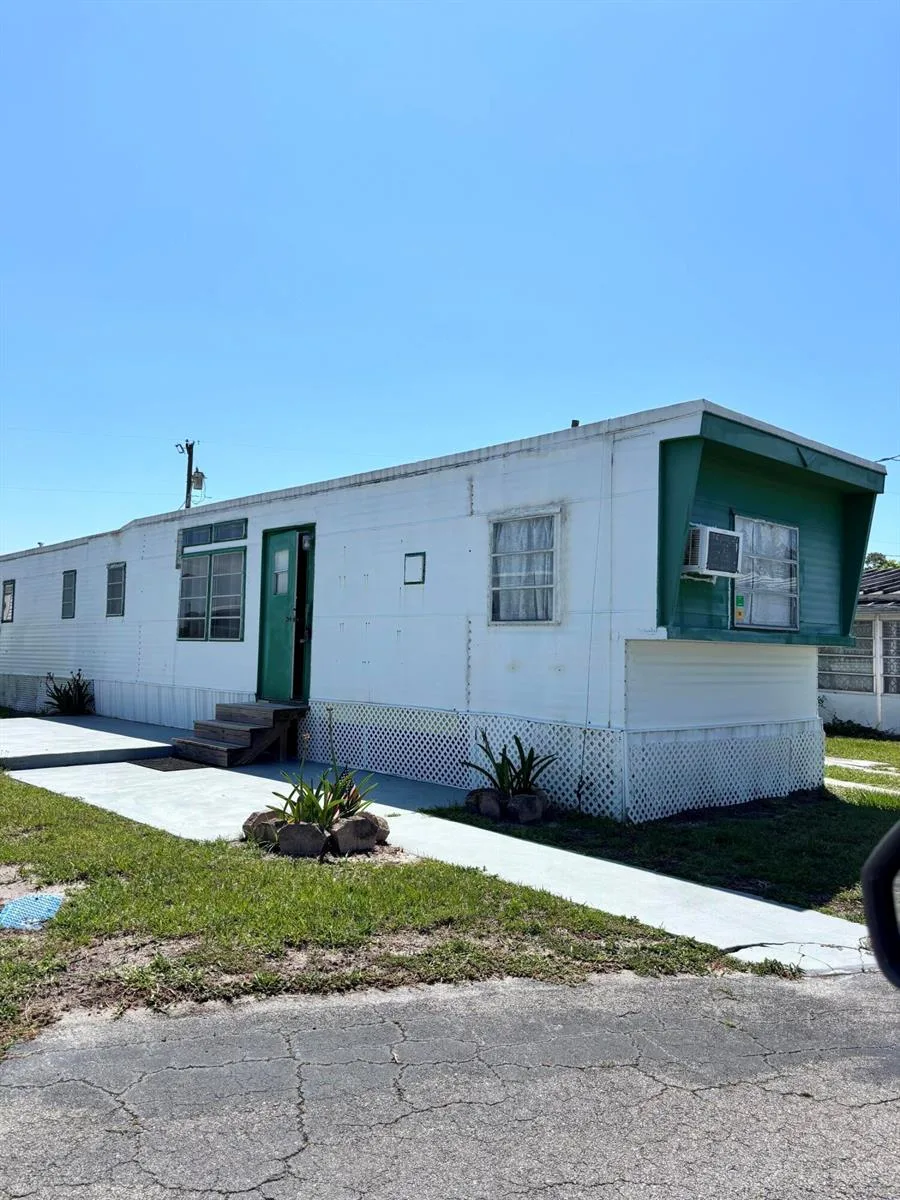 2023 St Lucie Boulevard # 125, Fort Pierce, FL 34946
