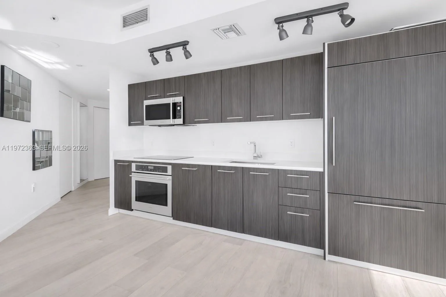 55 SW 9th St # 3703, Miami, FL 33130 photo 11