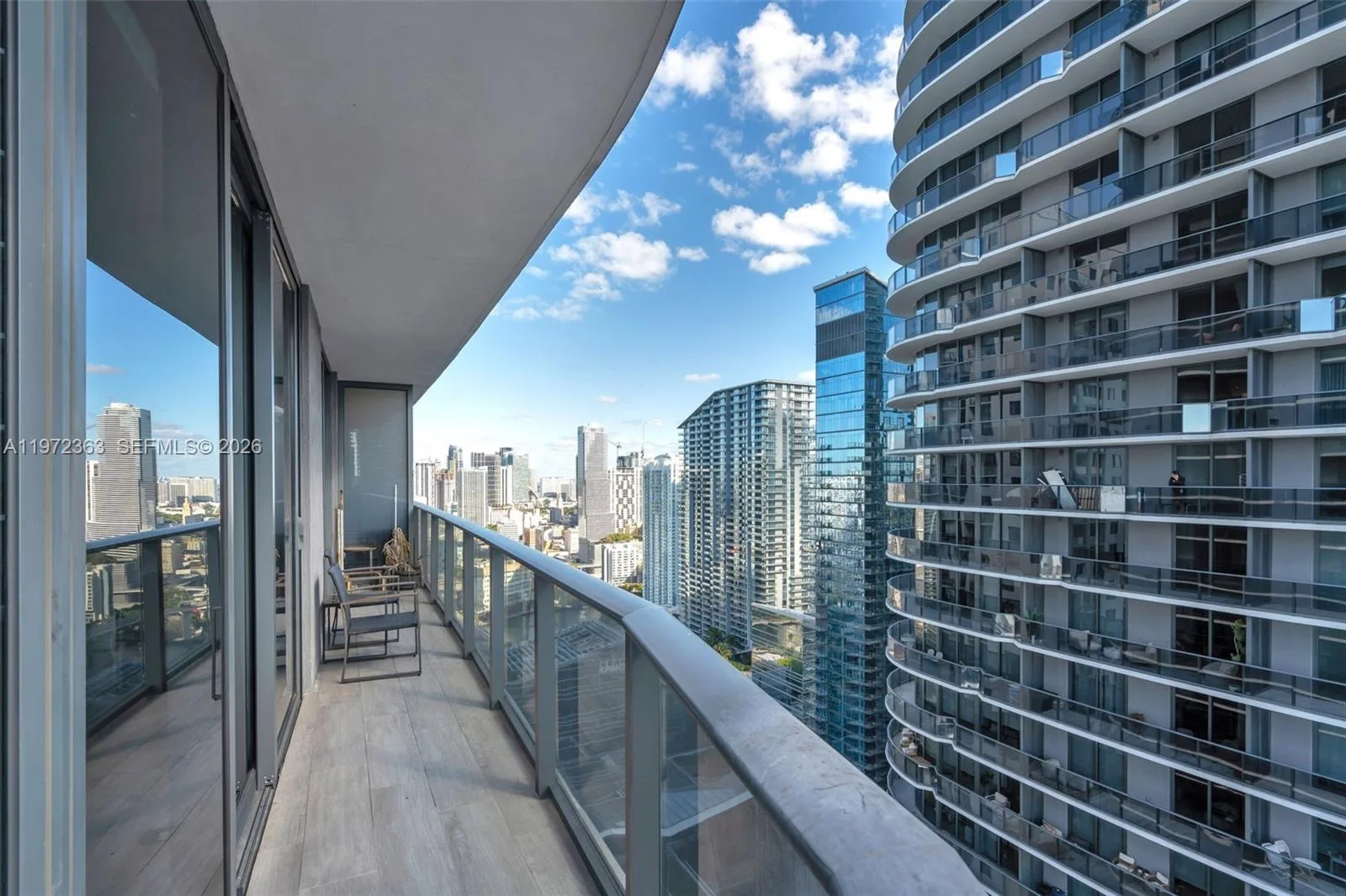 55 SW 9th St # 3703, Miami, FL 33130 photo 2