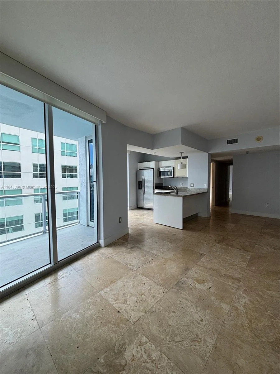185 SW 7th St # 2612, Miami, FL 33130 photo 5