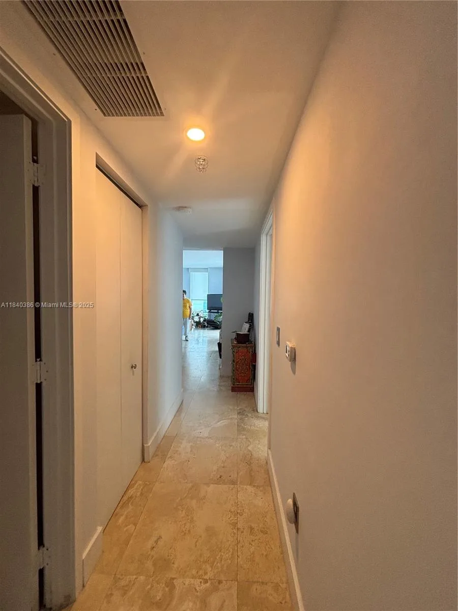 185 SW 7th St # 2612, Miami, FL 33130 photo 6