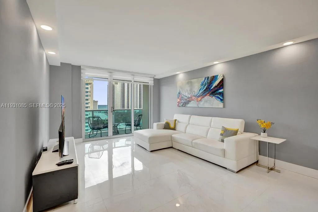 19380 Collins Ave # 1104, Sunny Isles Beach, FL 33160