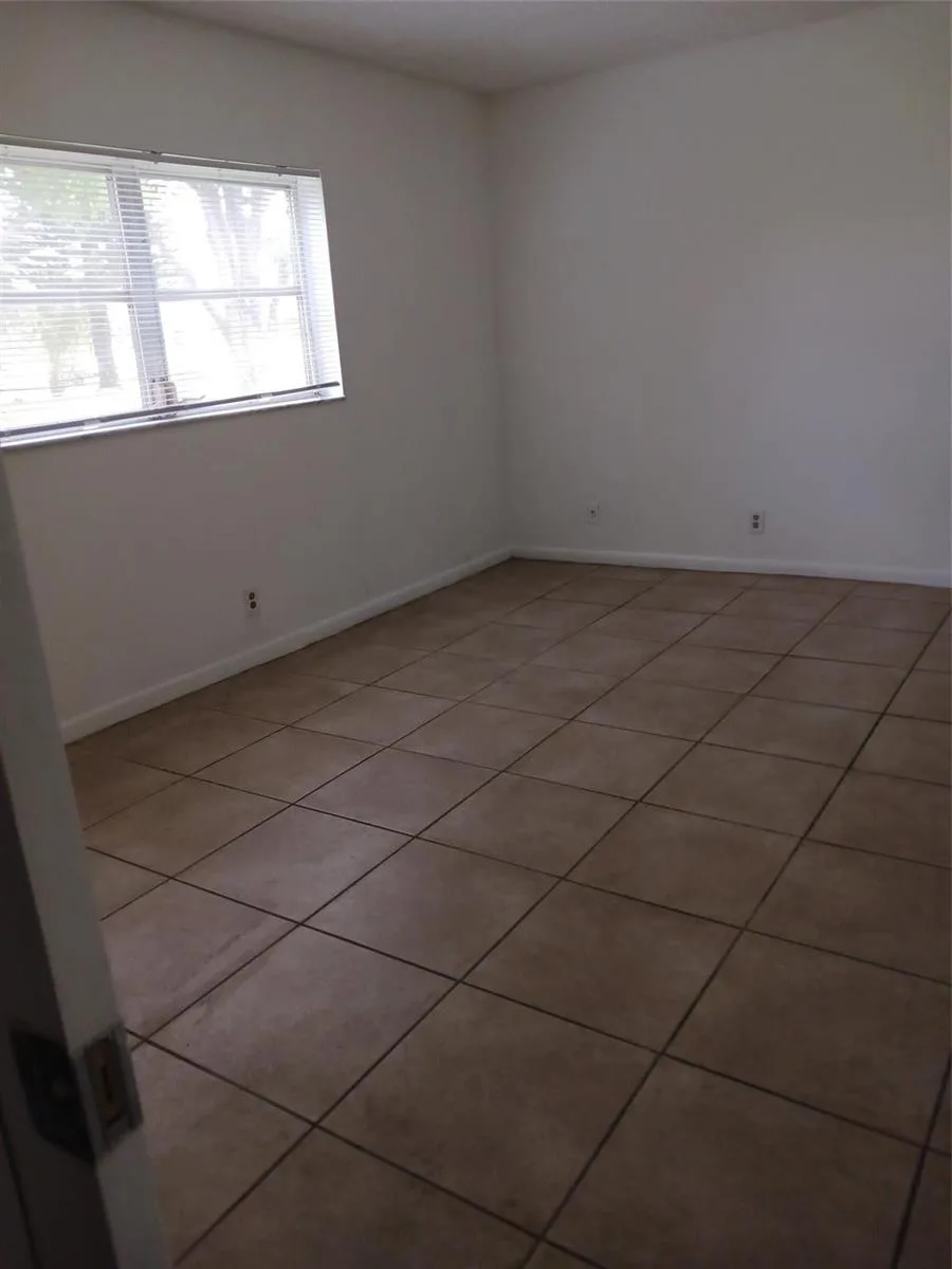7605 W Atlantic Boulevard # 106, Margate, FL 33063
