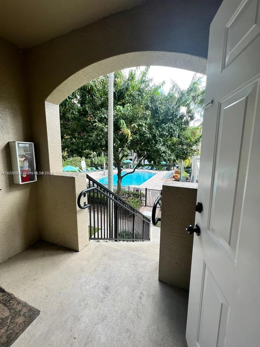 5940 W Sample Rd # 304, Coral Springs, FL 33067