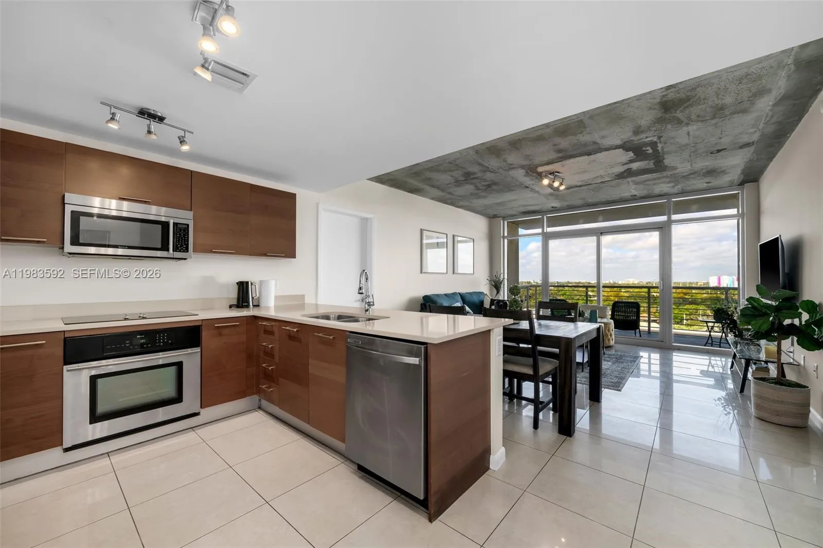 3250 NE 1st Ave # 814, Miami, FL 33137 photo 10