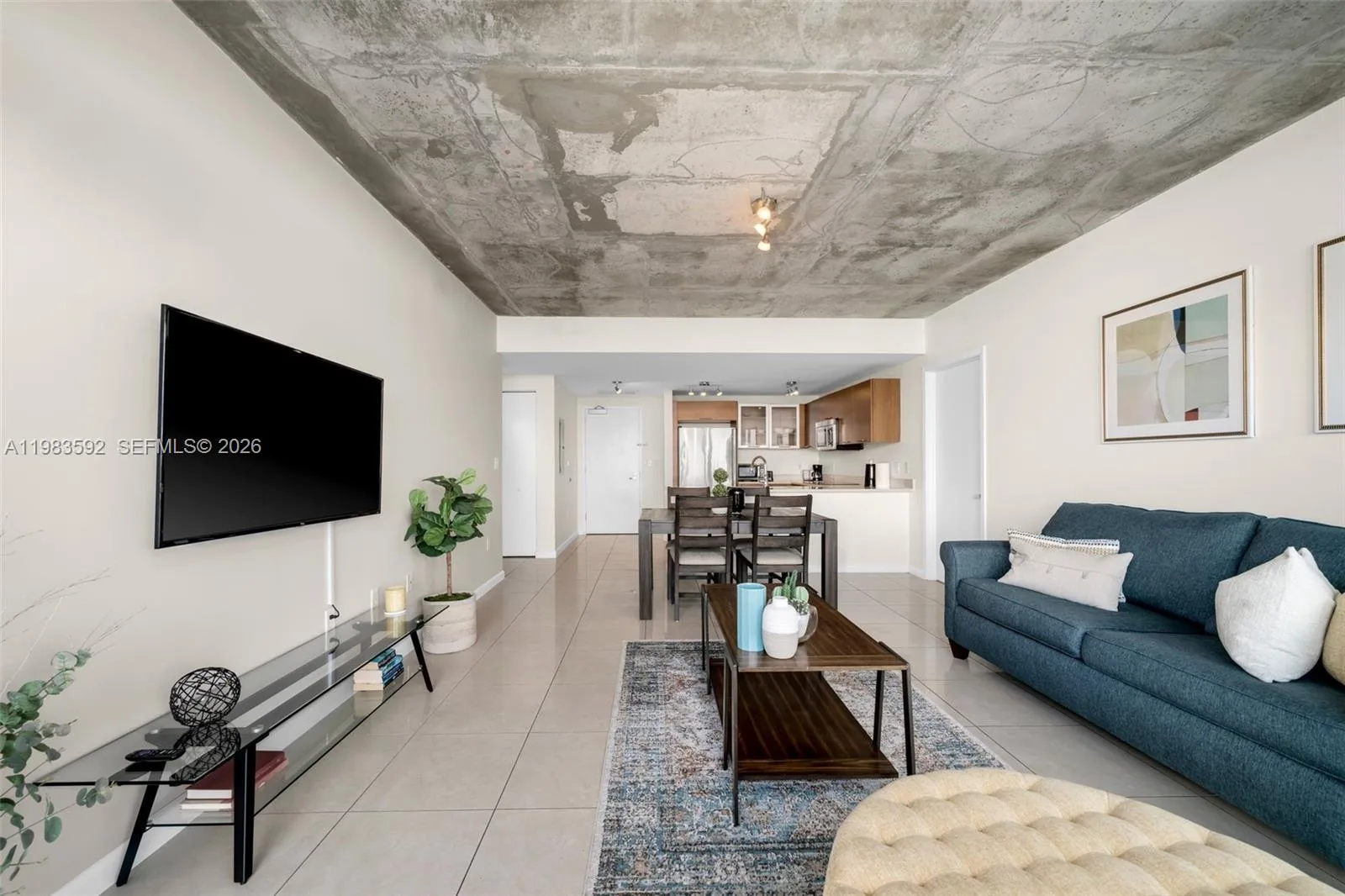 3250 NE 1st Ave # 814, Miami, FL 33137 photo 2