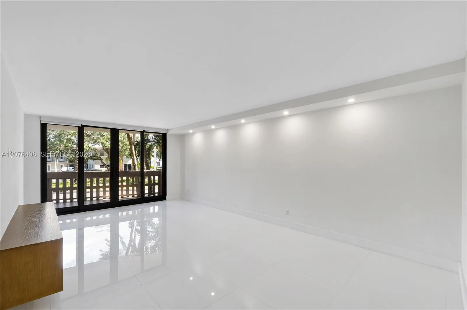 90 Edgewater Dr # 104, Coral Gables, FL 33133 photo 10