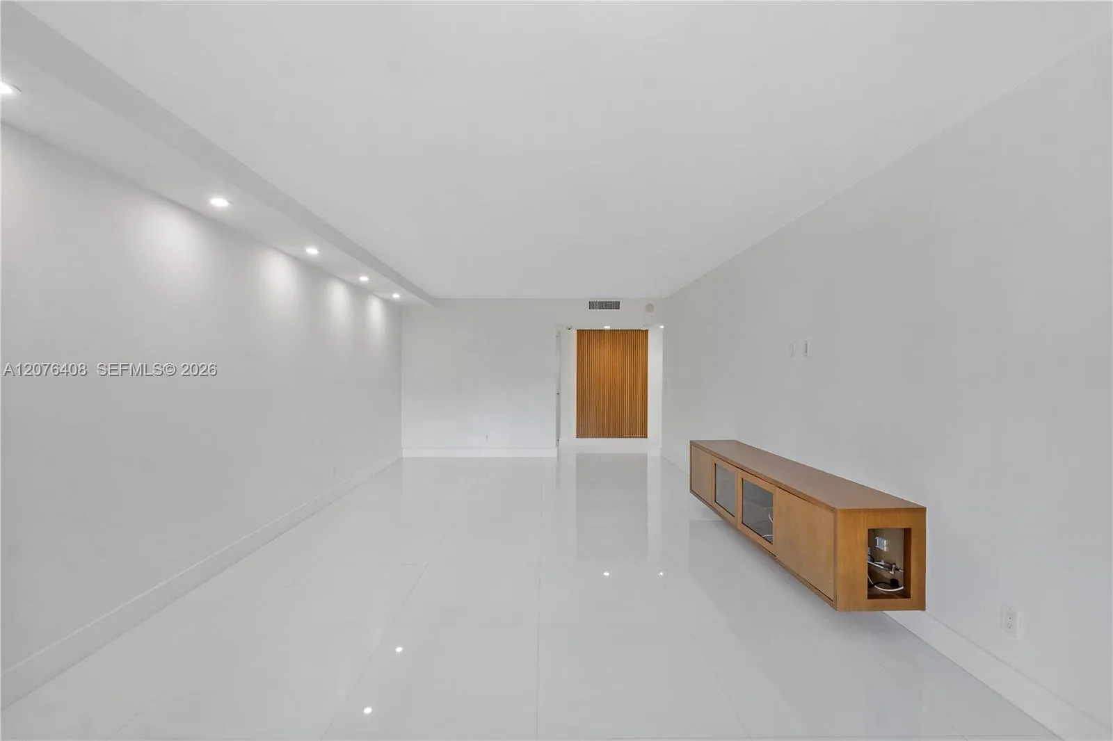 90 Edgewater Dr # 104, Coral Gables, FL 33133 photo 9
