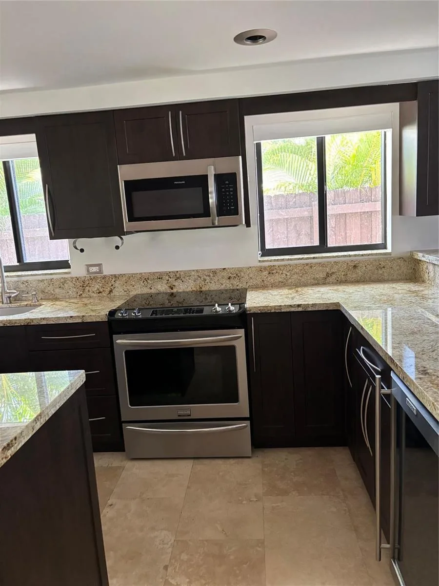 1126 LINCOLN Street, Hollywood, FL 33019 photo 10