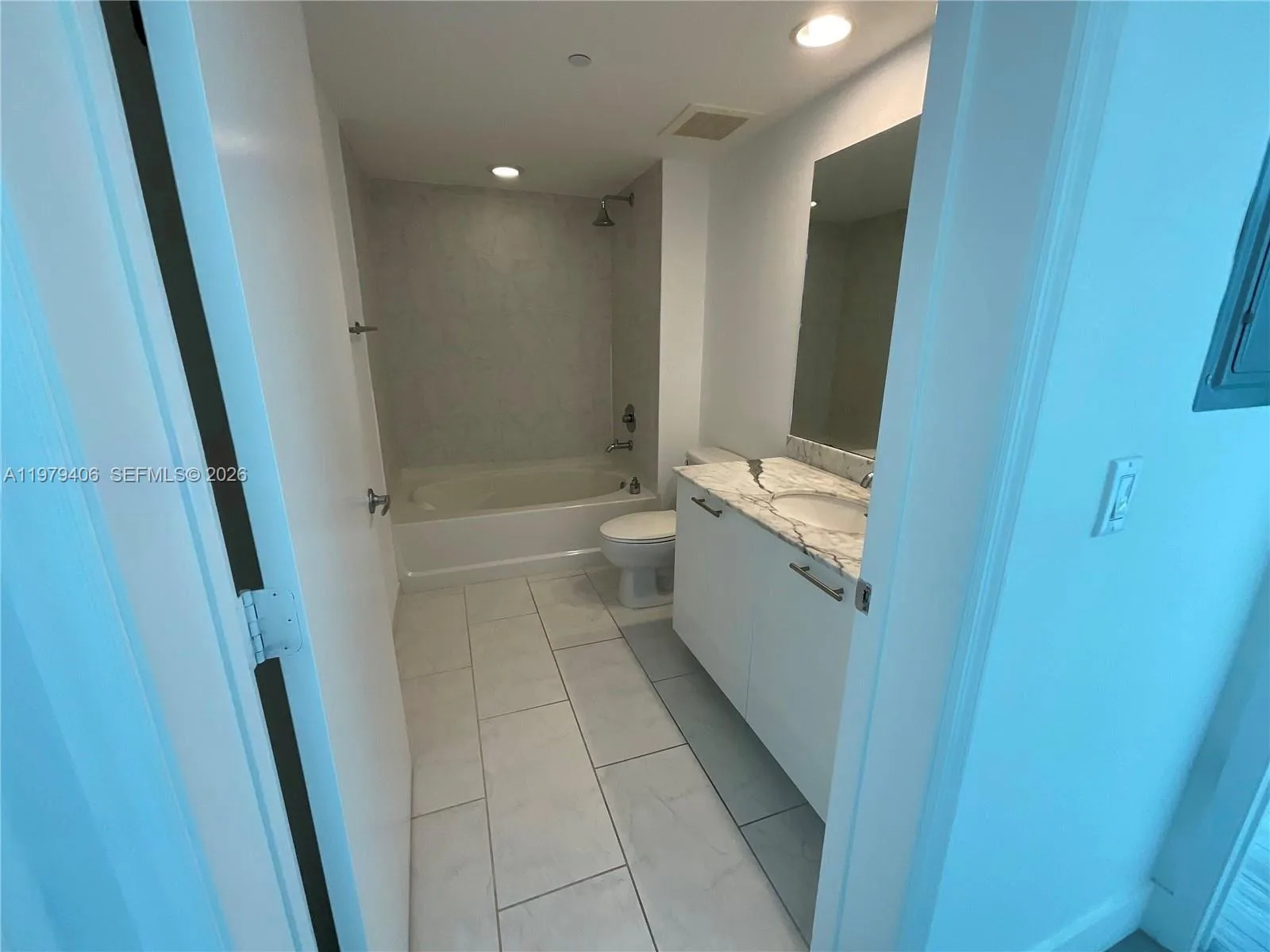 950 Brickell Bay Dr # 3103, Miami, FL 33131 photo 10