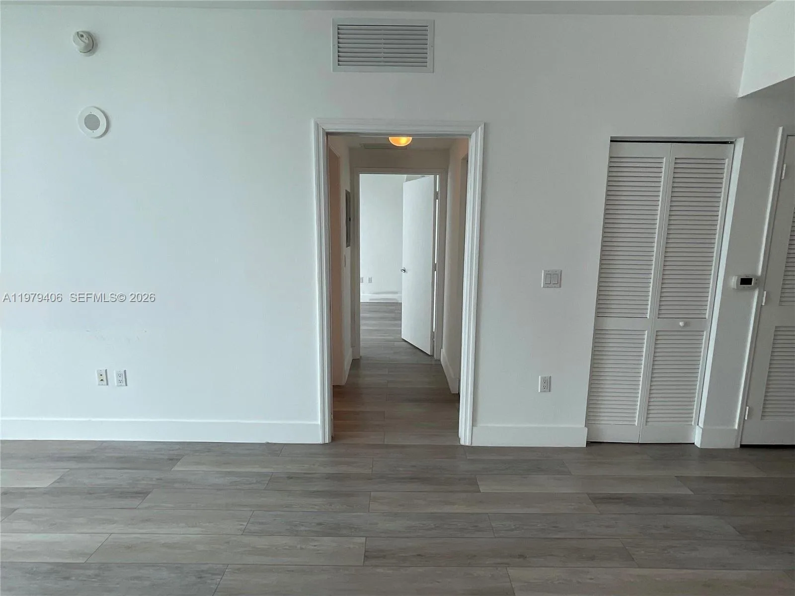950 Brickell Bay Dr # 3103, Miami, FL 33131 photo 8
