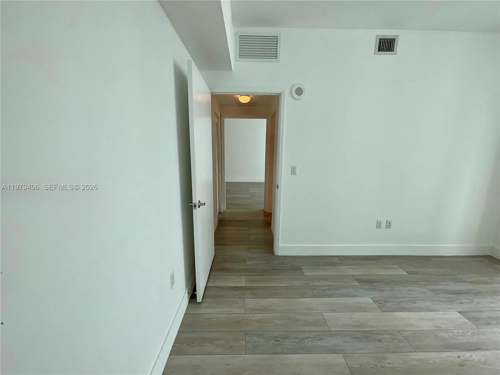 950 Brickell Bay Dr # 3103, Miami, FL 33131 photo 9