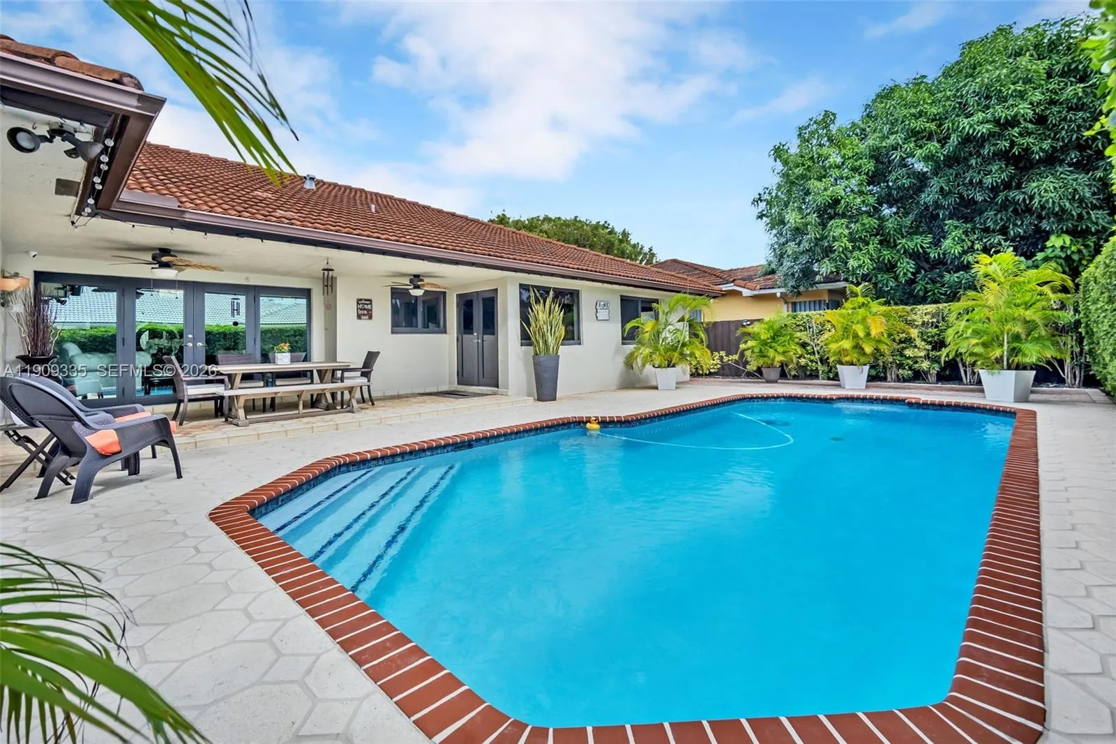 15462 SW 115th St, Miami, FL 33196