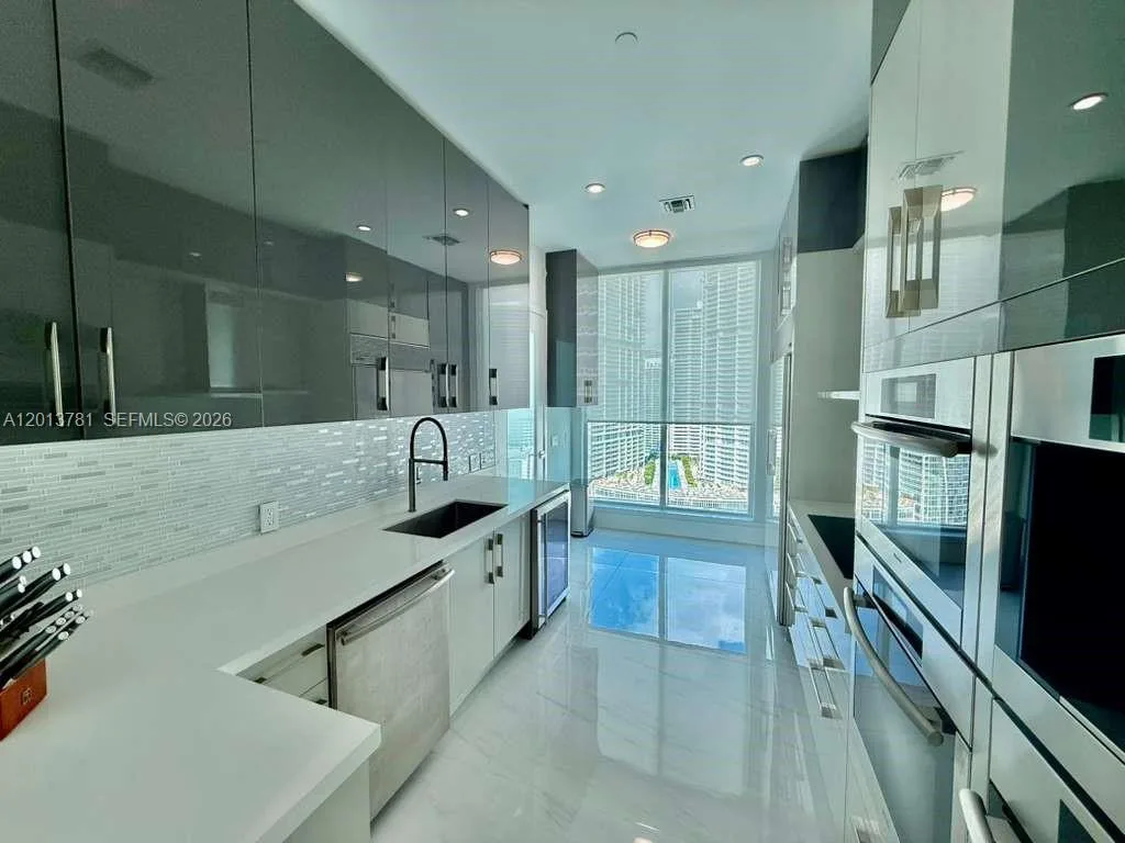 900 Brickell Key Blvd # 2604, Miami, FL 33131 photo 12