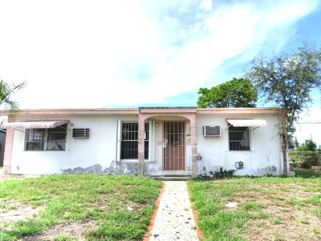 525 NW 16th St, Pompano Beach, FL 33060